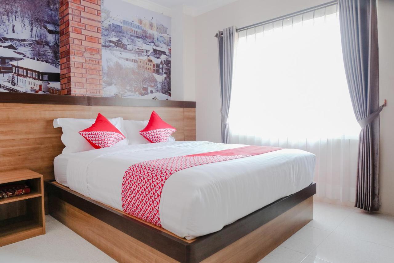 Noura Guest House Syariah Malang Exterior photo