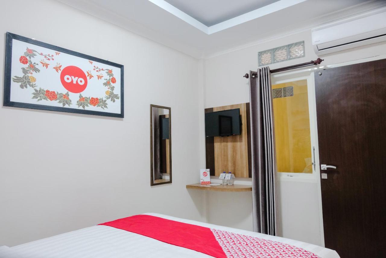 Noura Guest House Syariah Malang Exterior photo