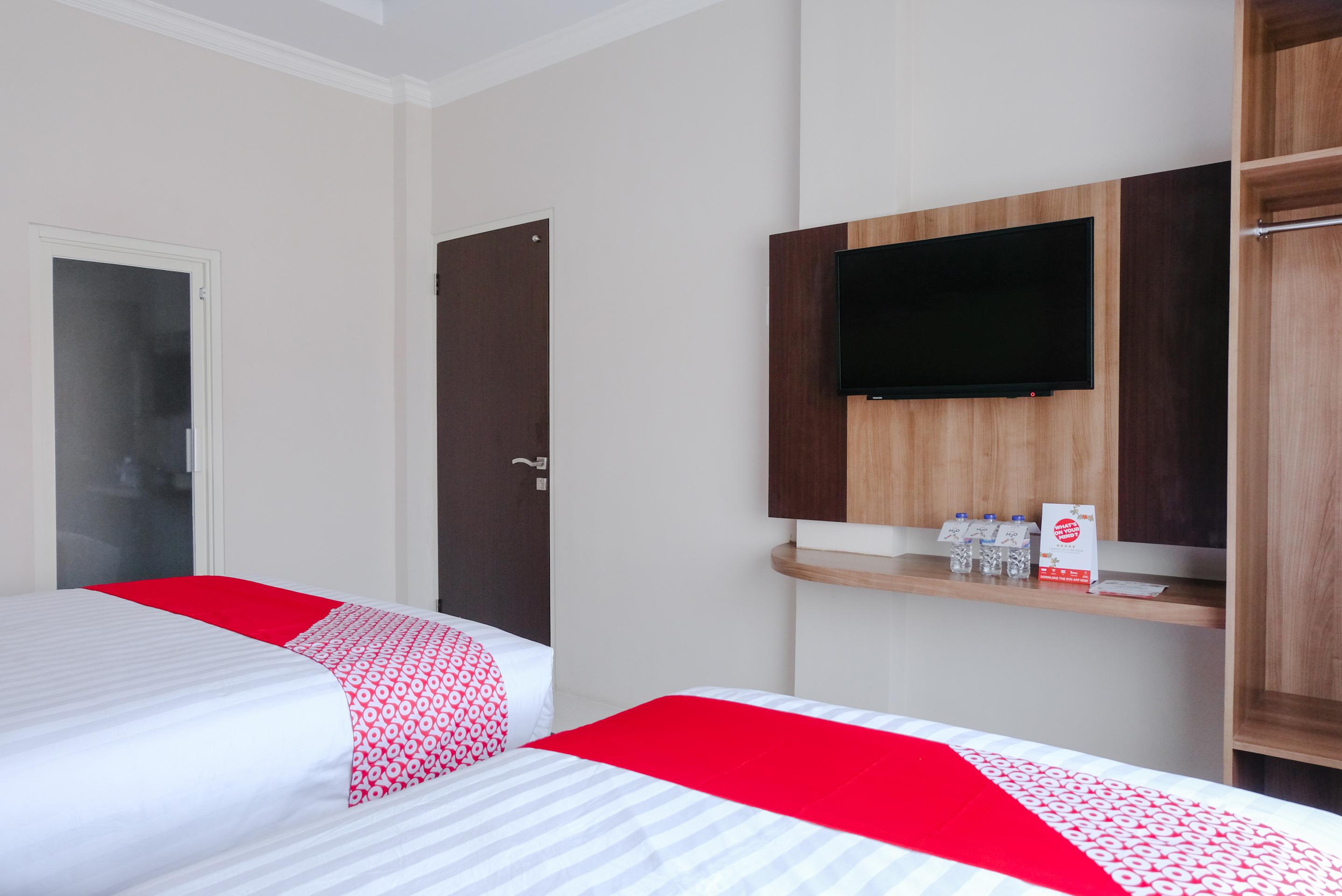Noura Guest House Syariah Malang Exterior photo
