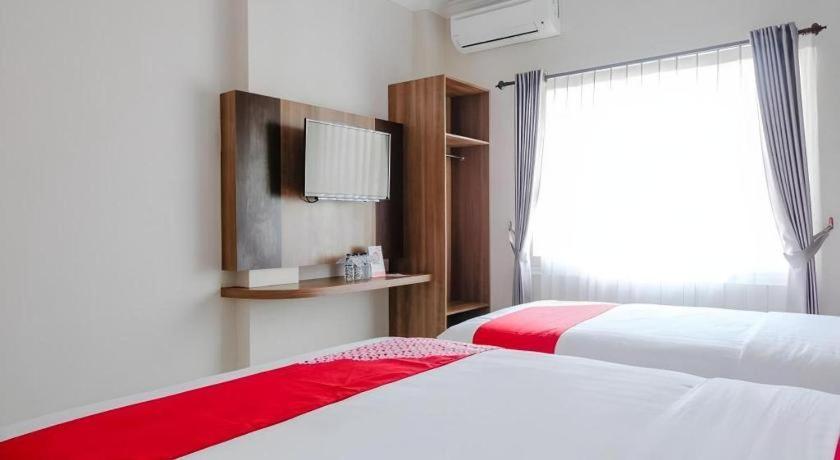 Noura Guest House Syariah Malang Exterior photo