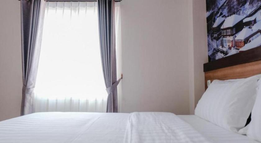 Noura Guest House Syariah Malang Exterior photo